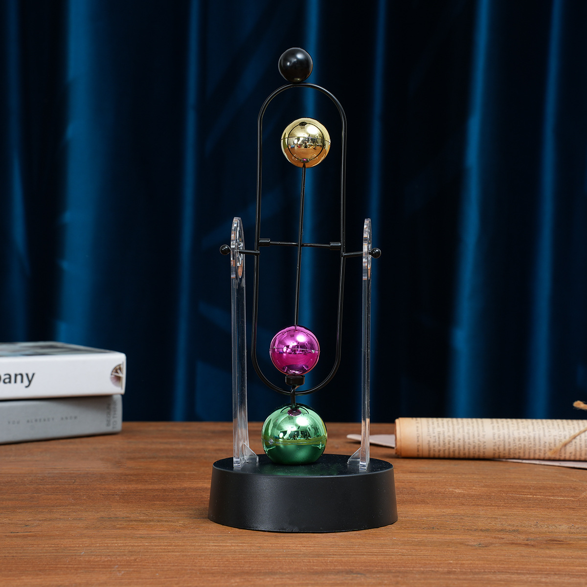 Solar System Orrery - ニュートンの振り子永久運動装飾品 モダンミニマリストホームオフィスアートワーク クリエイティブカオスオーナメントギフト